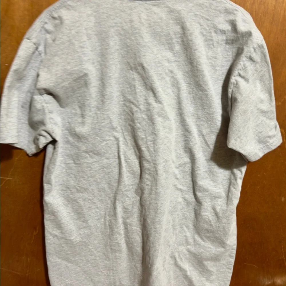 Mitchell & Ness Gray T-Shirt with Red and Blue 76 Graphic - Picture 2 of 3